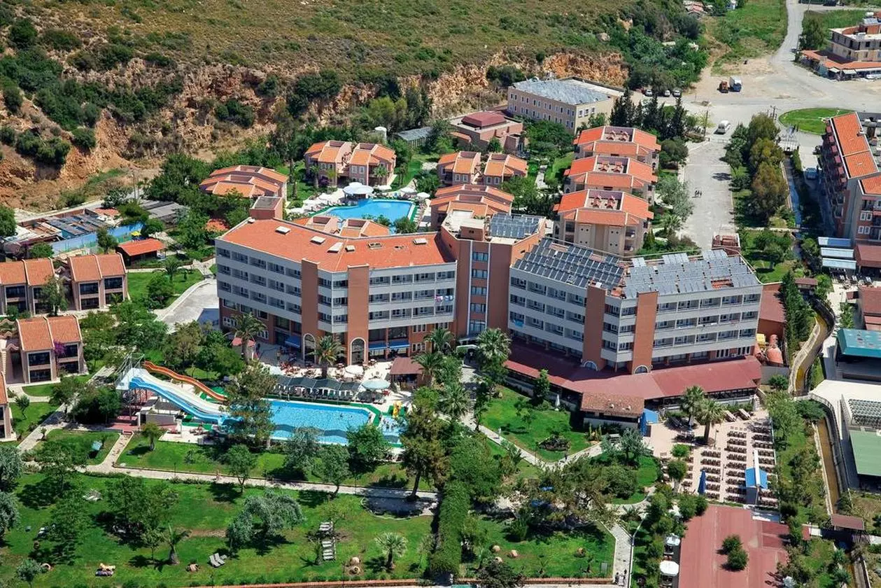 CLUB YALI_SHABAVIZ (5).jpg